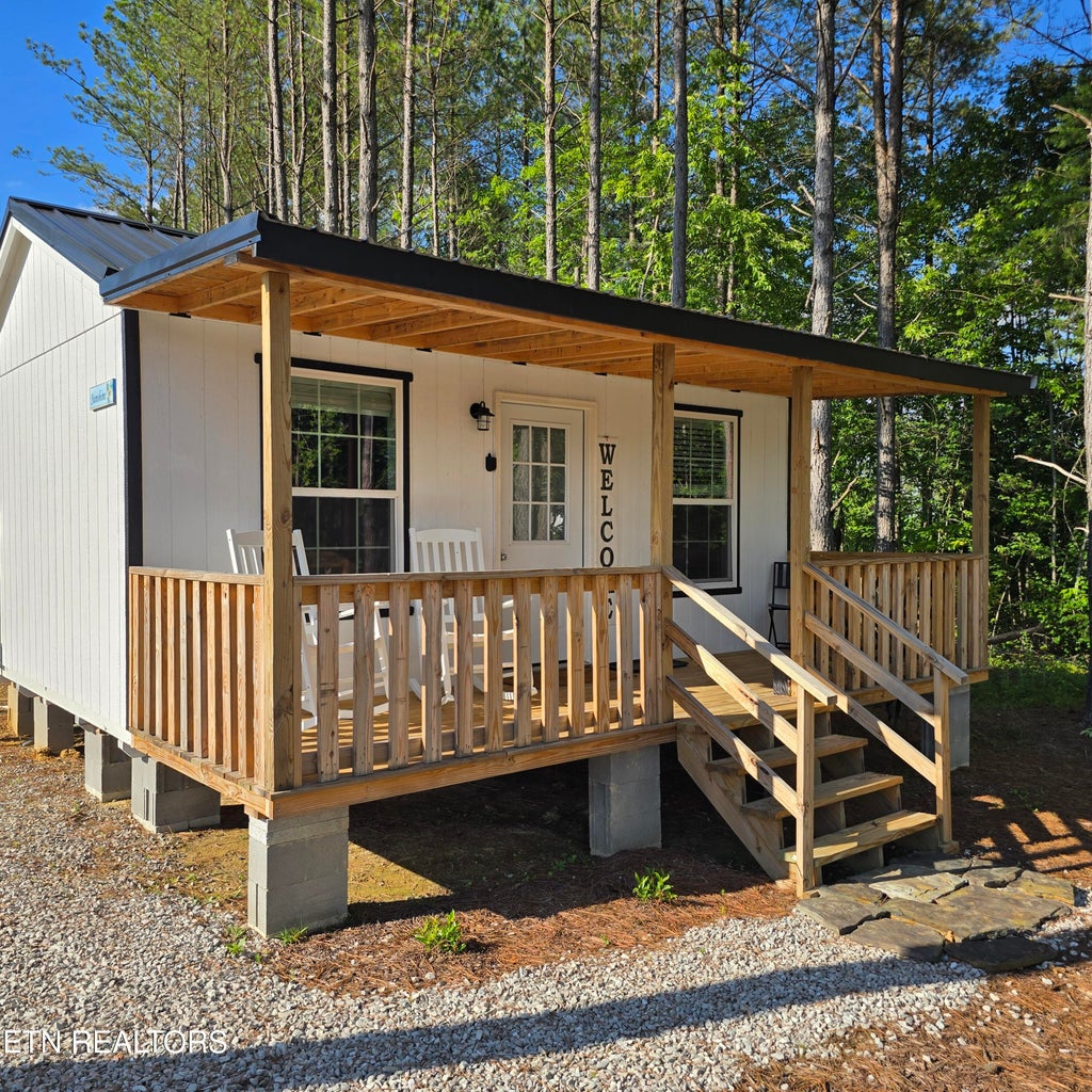 Photo of 15 Red Hill Rd, Sunbright, TN 37872 (MLS # 1345730)