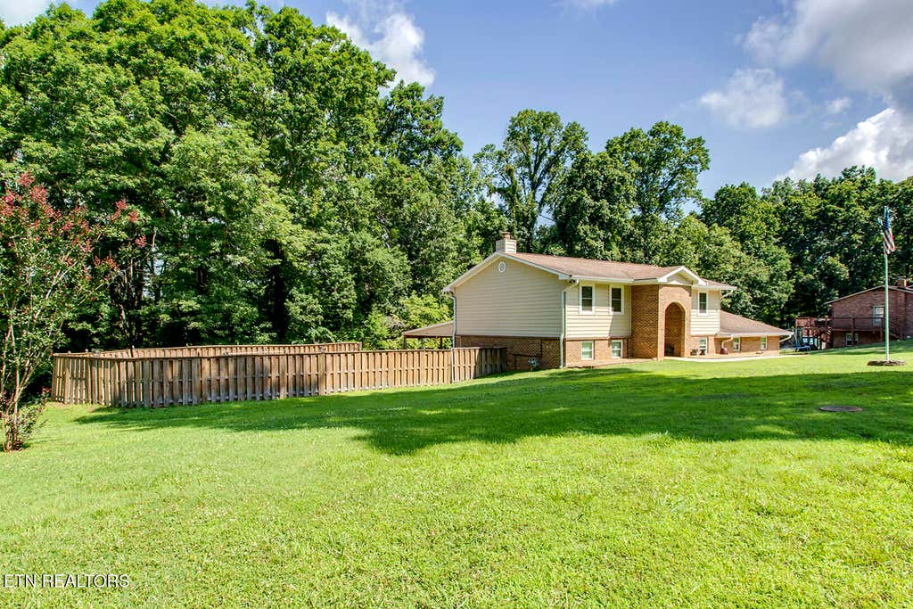 Photo of 145 Van Stowe Rd, Harriman, TN 37748 (MLS # 1346229)