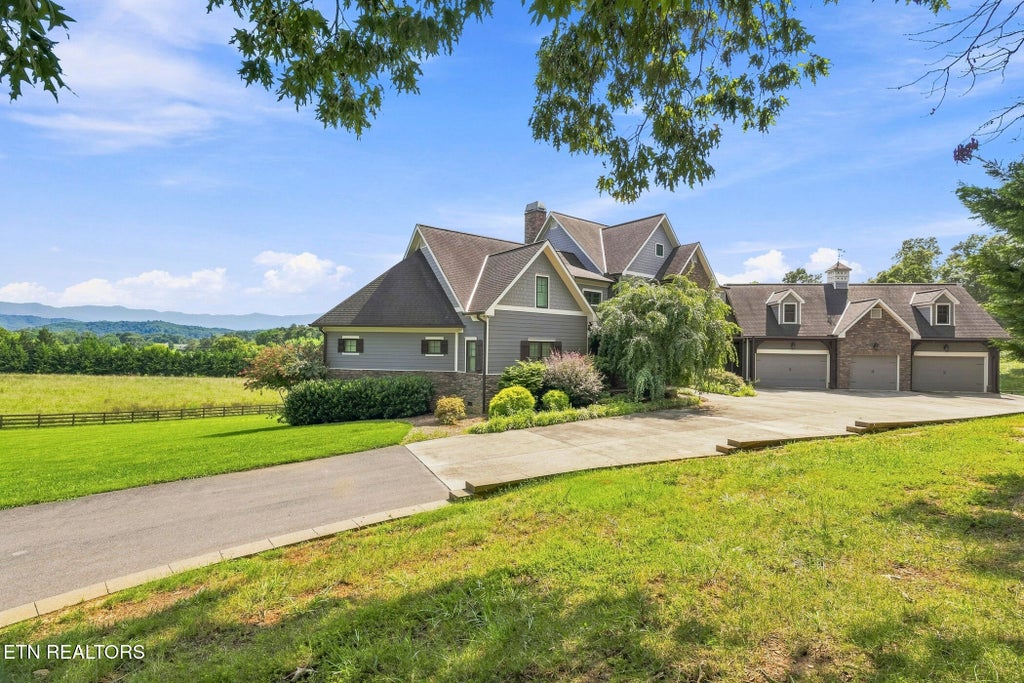 Photo of 759 Cummings Chapel Rd, Sevierville, TN 37876 (MLS # 1351944)