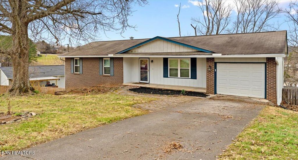 Photo of 1305 Whittbier Drive, Knoxville, TN 37932 (MLS # 1329526)