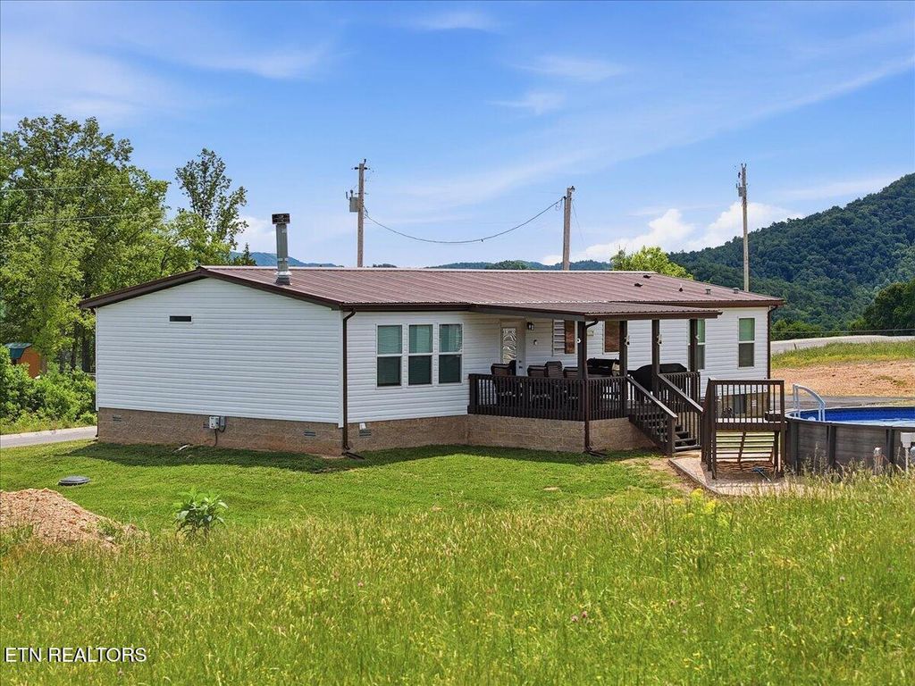 Photo of 1068 Elaine Drive, Tazewell, TN 37879 (MLS # 1339347)