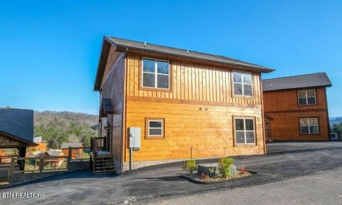 Photo of 4541 Shangrila Way, Sevierville, TN 37876 (MLS # 1320856)