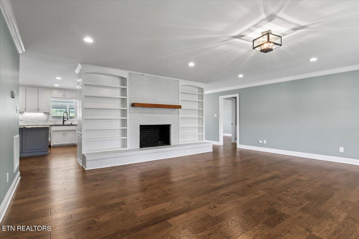 1506 Dunbarton Drive
