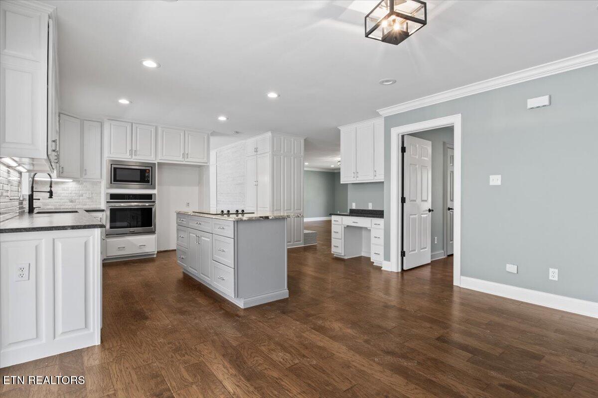 1506 Dunbarton Drive