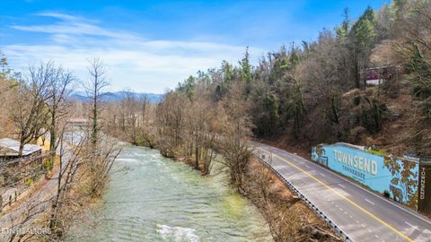 Tiny photo for 865 Stonegate Way, Townsend, TN 37882 (MLS # 1336707)