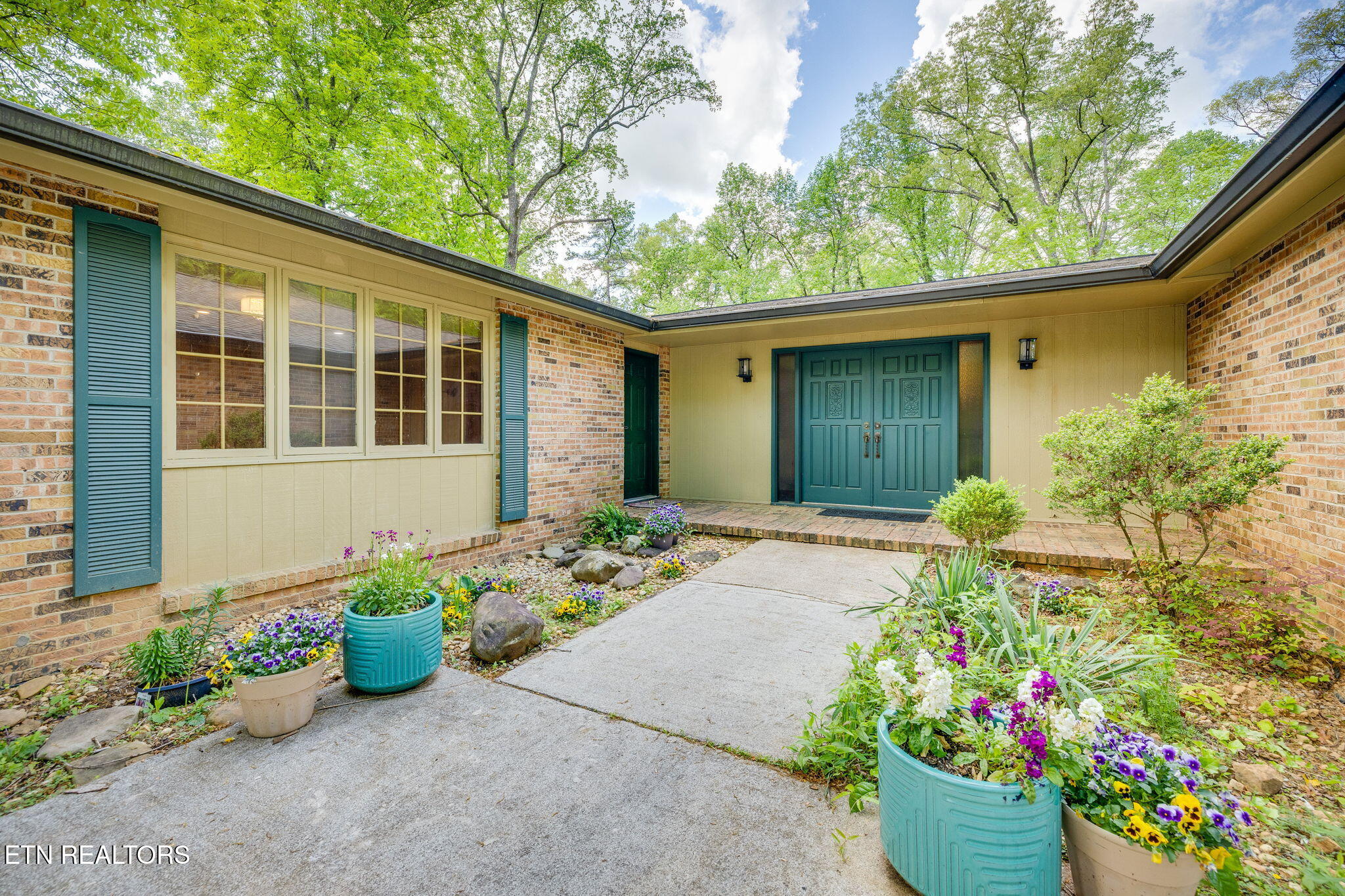 109 Balsam Rd