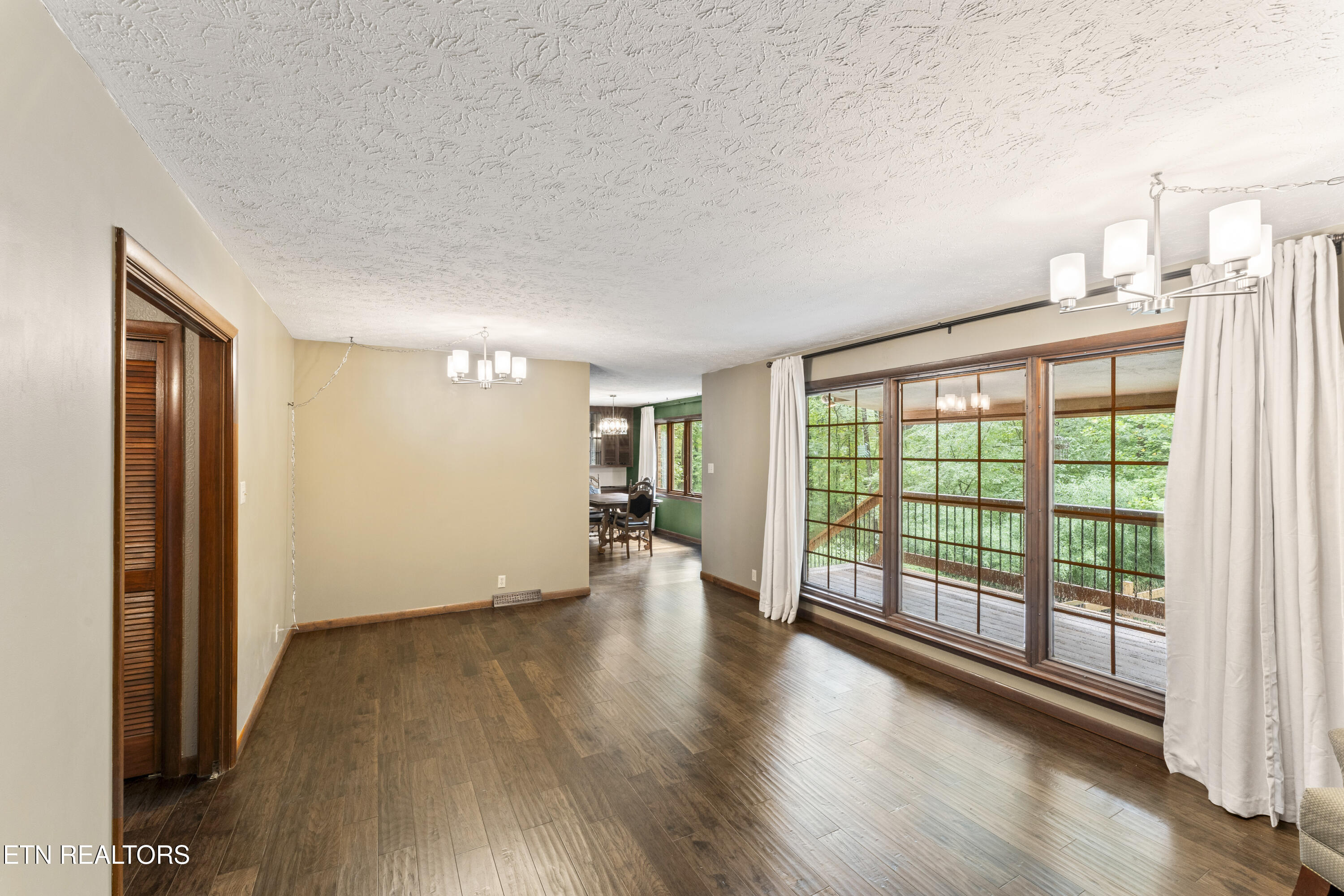 109 Balsam Rd