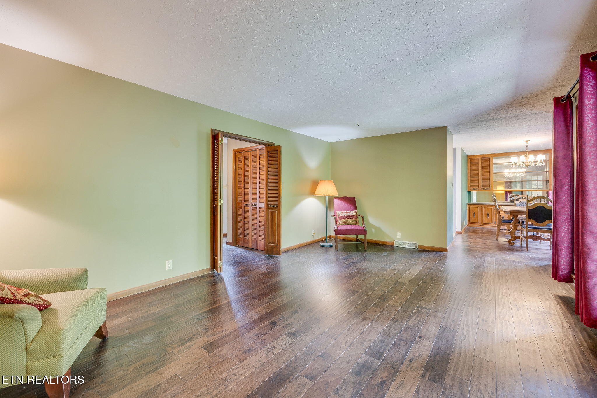 109 Balsam Rd