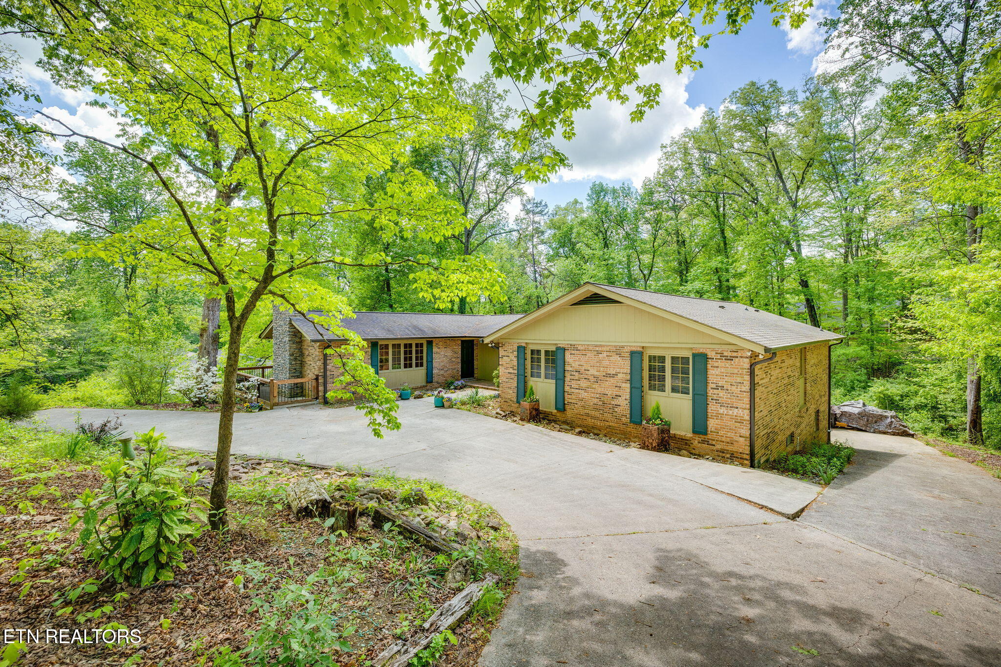 109 Balsam Rd