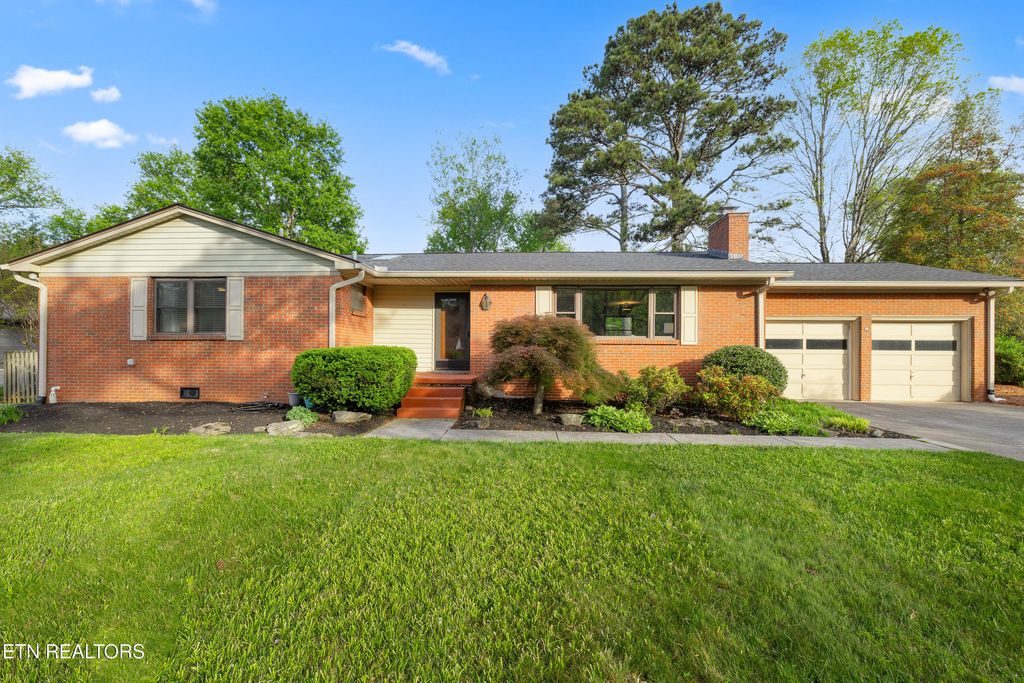 Photo of 6835 Dorchester Drive, Knoxville, TN 37909 (MLS # 1337102)