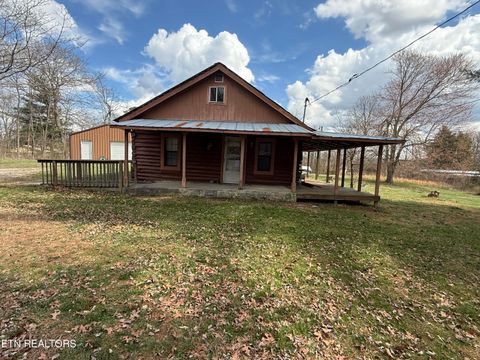 Photo of 308 Pennycuff Ave, Jamestown, TN 38556 (MLS # 1332010)