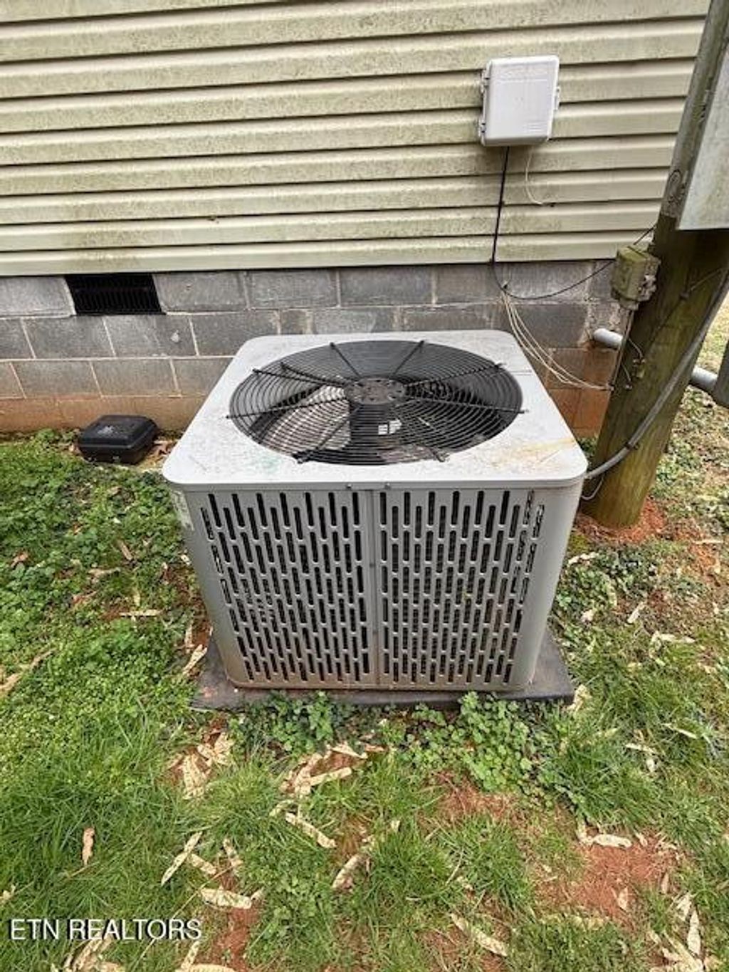 Photo of 126 Sheppard Rd, Sweetwater, TN 37874 (MLS # 1330575)