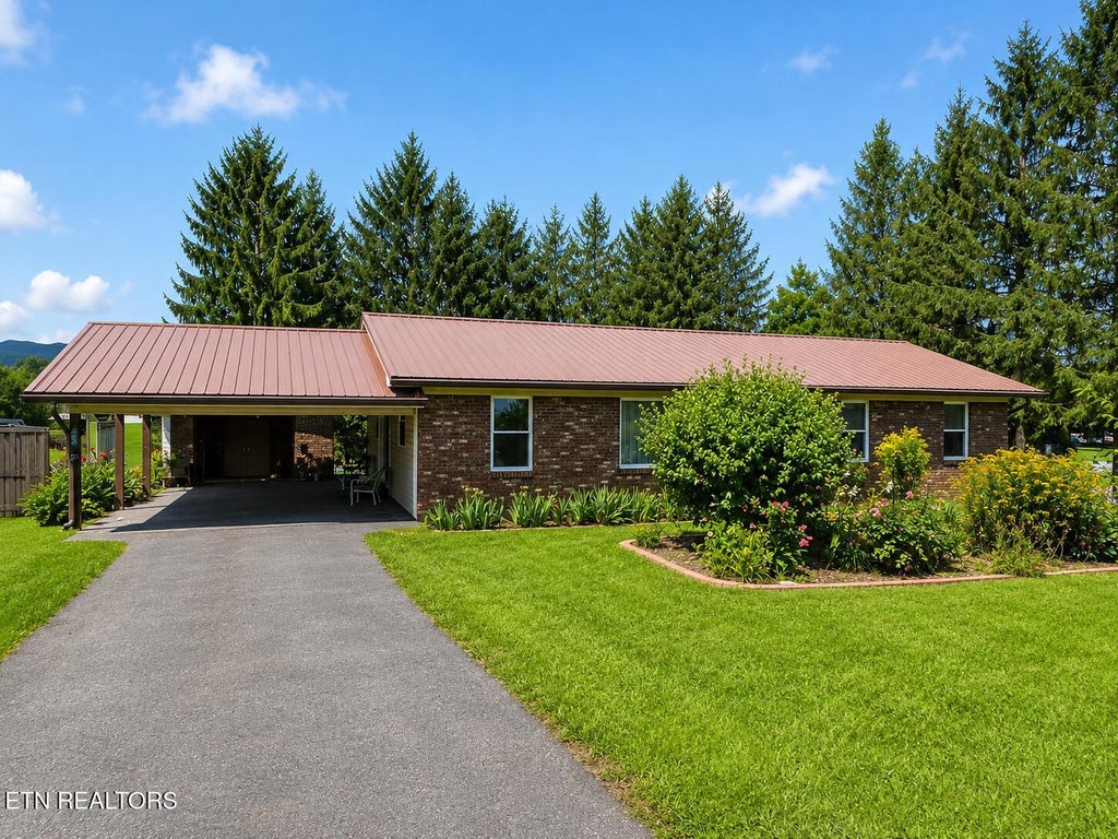 Photo of 142 Dover Ave, Harrogate, TN 37752 (MLS # 1348691)