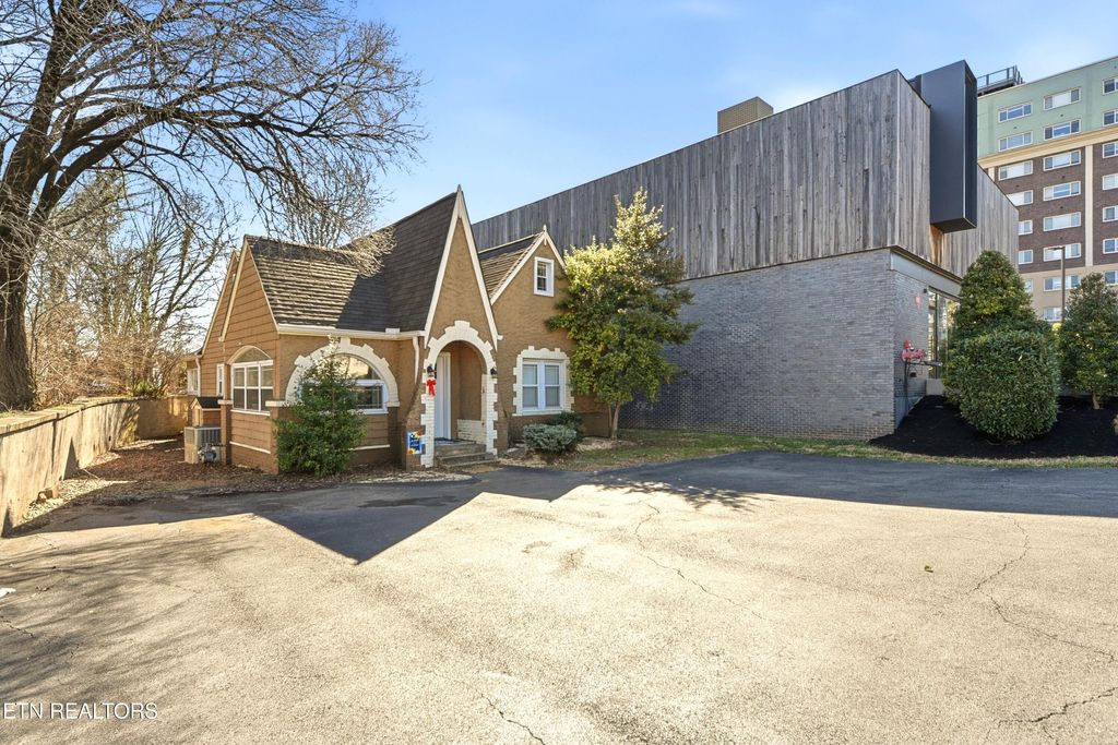 Photo of 3820 Sutherland Ave, Knoxville, TN 37919 (MLS # 1339722)