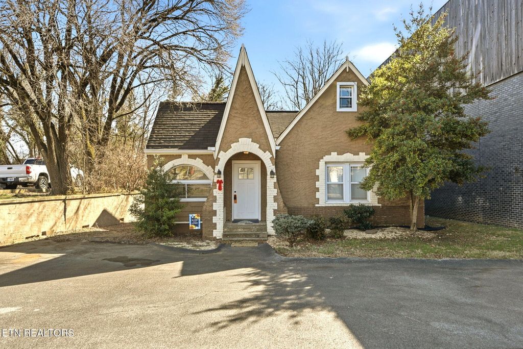 Photo of 3820 Sutherland Ave, Knoxville, TN 37919 (MLS # 1339722)