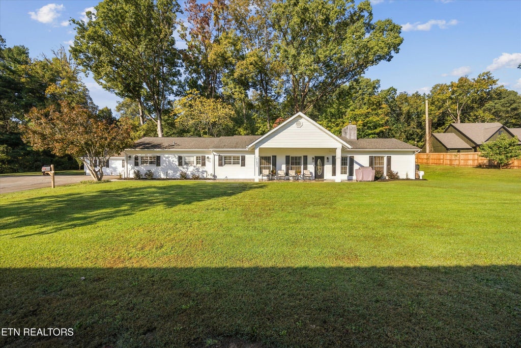 Photo of 1623 Montvale Rd, Maryville, TN 37803 (MLS # 1359020)