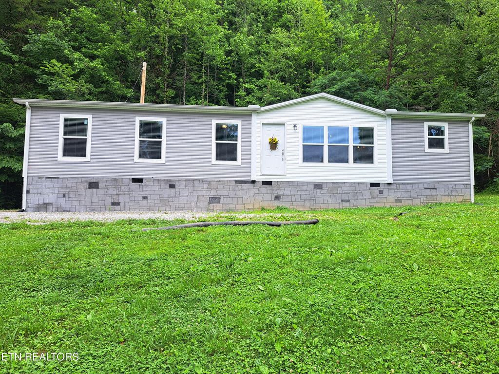 Photo of 5785 Norma Rd, Huntsville, TN 37756 (MLS # 1265482)