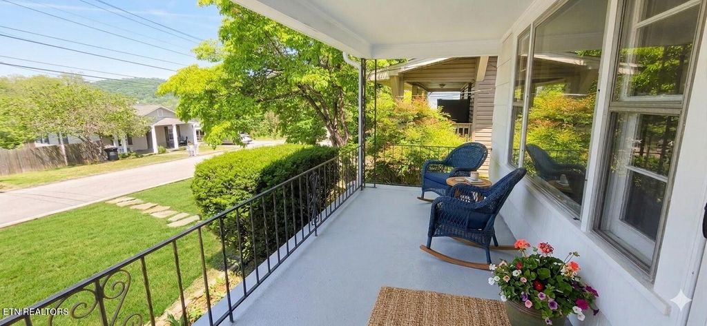 Photo of 1126 Vermont Ave, Knoxville, TN 37921 (MLS # 1339588)