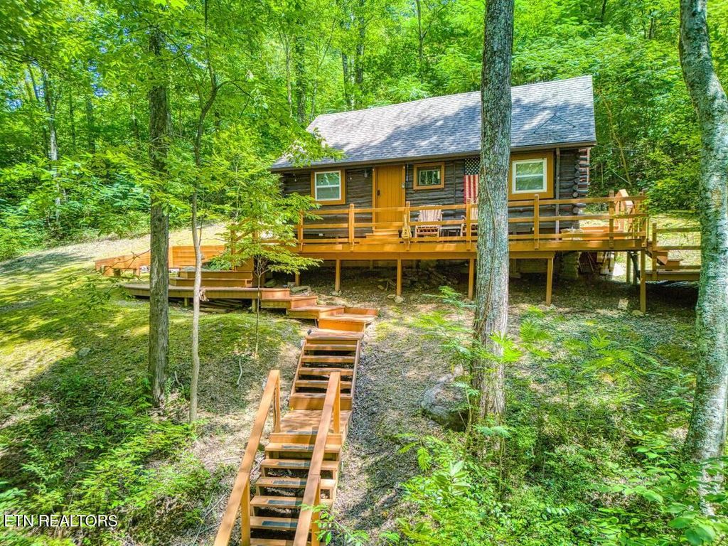 Photo of 1878 Little Cove Rd, Sevierville, TN 37862 (MLS # 1289734)