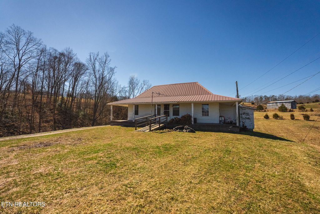 Photo of 179 Sutton Hollow Rd, Sneedville, TN 37869 (MLS # 1334746)