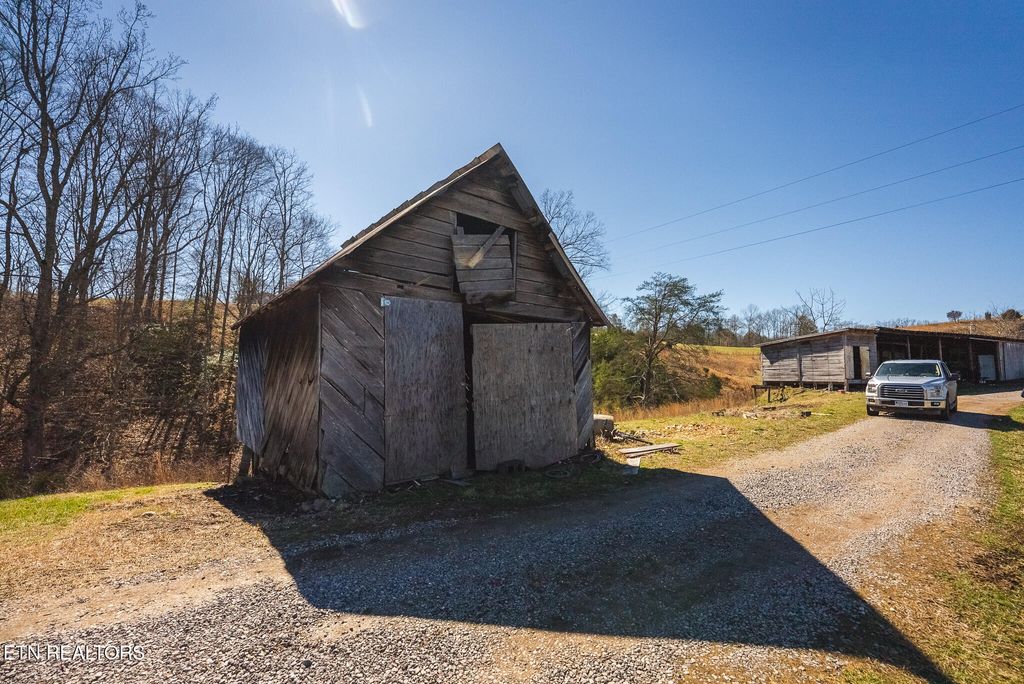 Photo of 179 Sutton Hollow Rd, Sneedville, TN 37869 (MLS # 1334746)