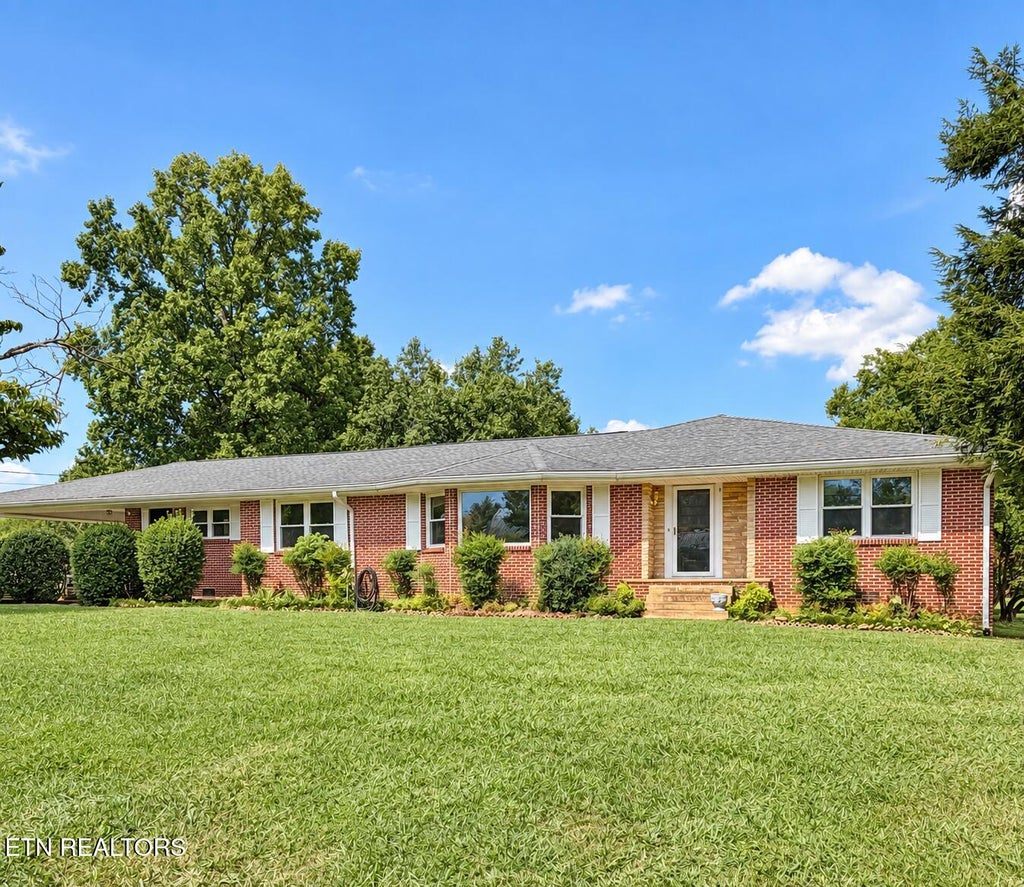 Photo of 741 Oak St, Dayton, TN 37321 (MLS # 1354560)
