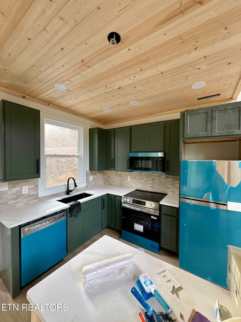 Photo of 924 N Highland Drive, Gatlinburg, TN 37738 (MLS # 1323101)