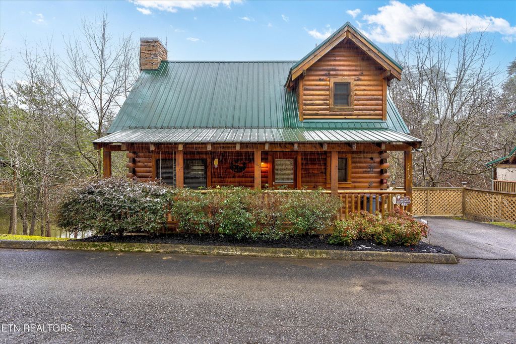 Photo of 3412 Merlin Way, Pigeon Forge, TN 37862 (MLS # 1290696)