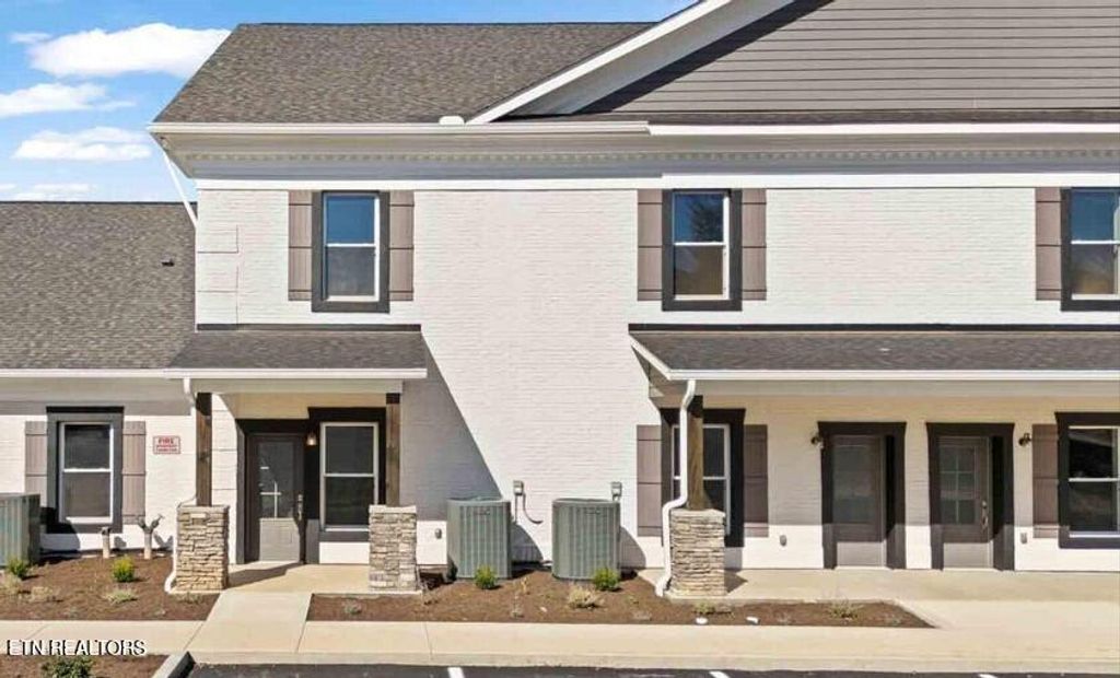 Photo of 4411 Legends Way #E, Maryville, TN 37801 (MLS # 1324938)