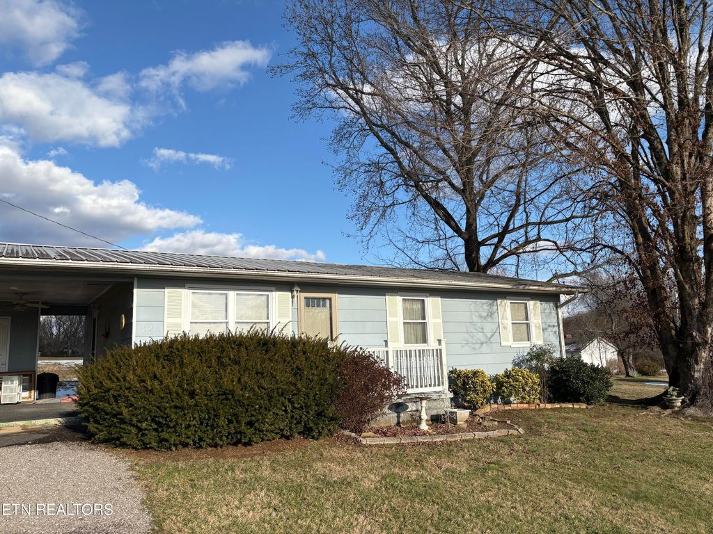 Photo of 1747 Fairview Rd, Oliver Springs, TN 37840 (MLS # 1286620)