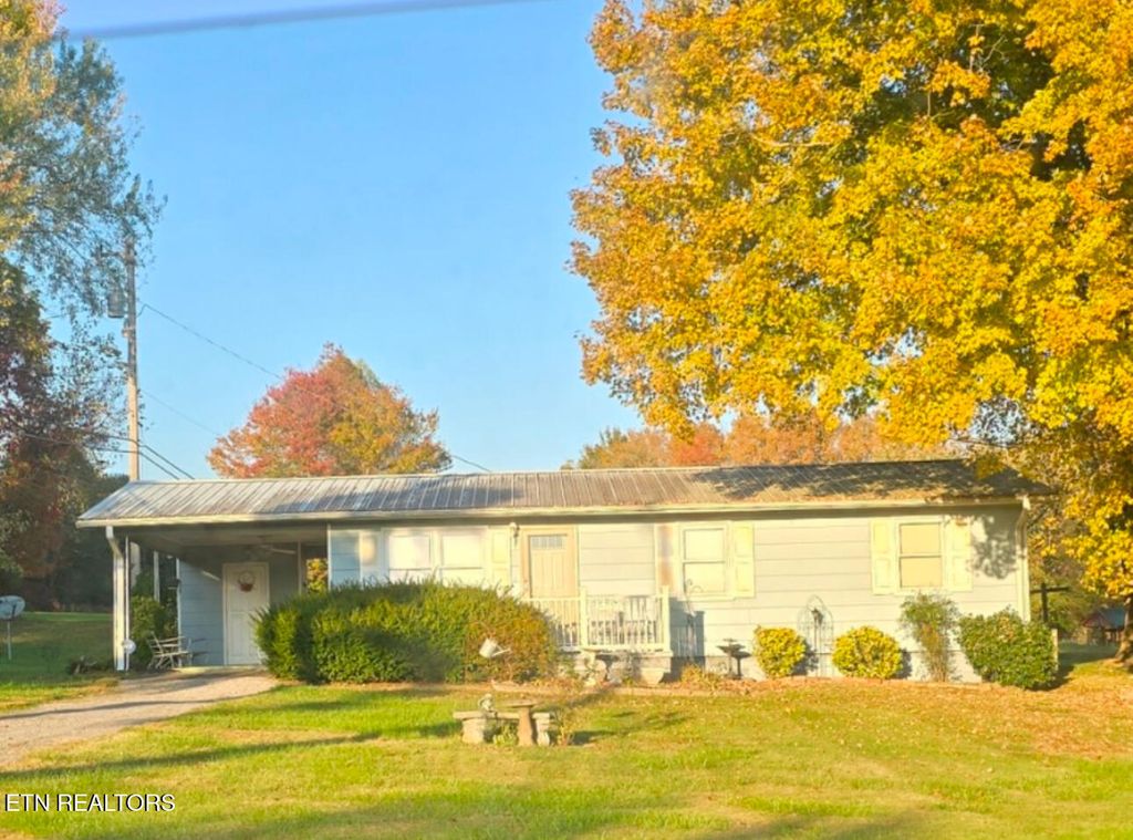 Photo of 1747 Fairview Rd, Oliver Springs, TN 37840 (MLS # 1286620)
