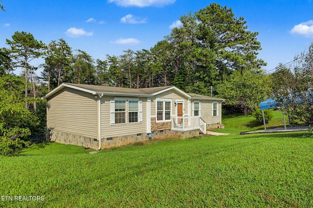 Photo of 328 Antler Ridge Rd, Dandridge, TN 37725 (MLS # 1352210)