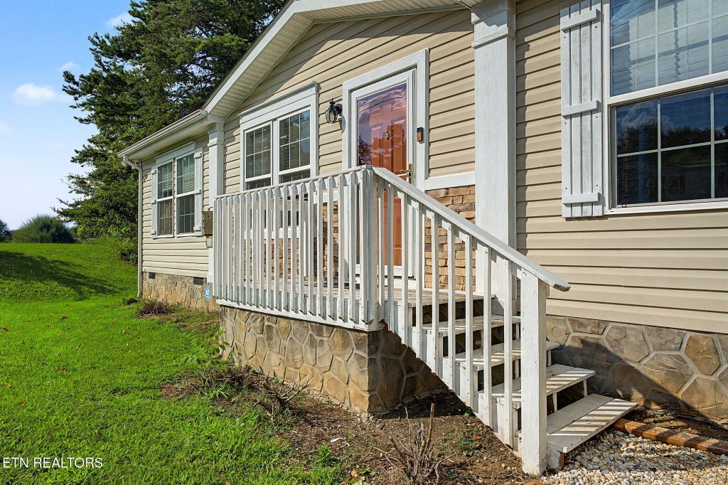 Photo of 328 Antler Ridge Rd, Dandridge, TN 37725 (MLS # 1352210)