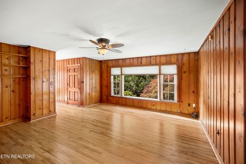 Tiny photo for 610 S Charles G Seivers Blvd, Clinton, TN 37716 (MLS # 1339491)