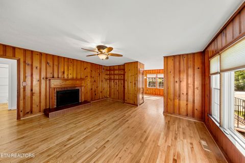 Tiny photo for 610 S Charles G Seivers Blvd, Clinton, TN 37716 (MLS # 1339491)