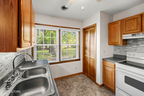 Tiny photo for 610 S Charles G Seivers Blvd, Clinton, TN 37716 (MLS # 1339491)