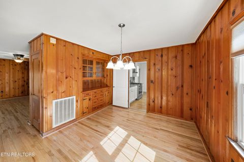 Tiny photo for 610 S Charles G Seivers Blvd, Clinton, TN 37716 (MLS # 1339491)