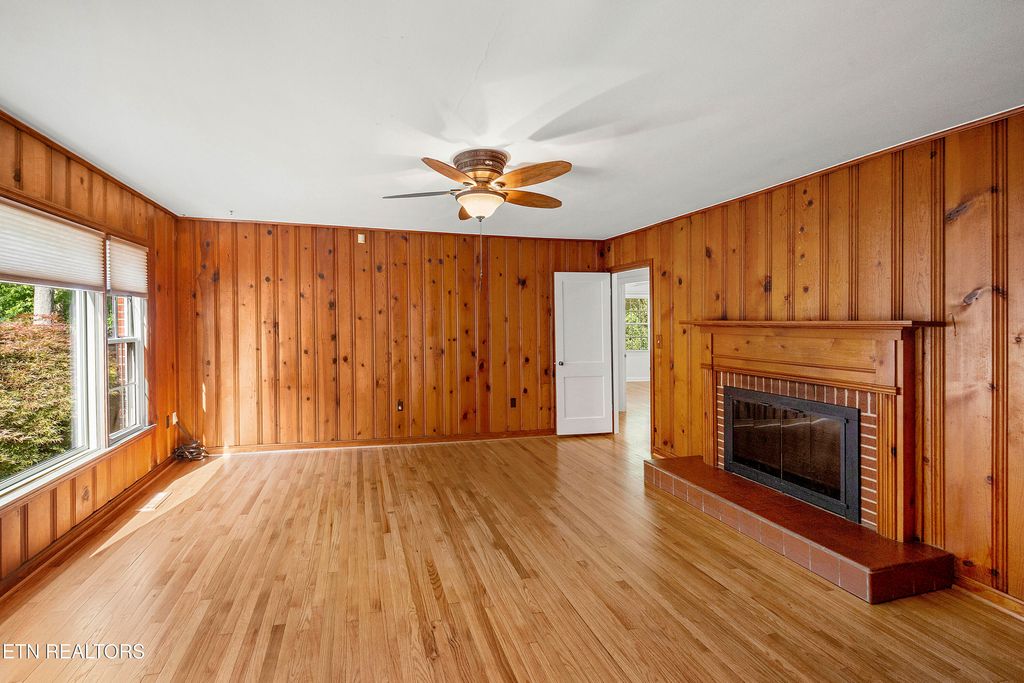 Photo of 610 S Charles G Seivers Blvd, Clinton, TN 37716 (MLS # 1339491)