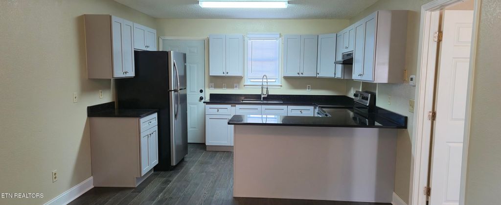 Photo of 178 Fairview Rd, Crossville, TN 38571 (MLS # 1320923)