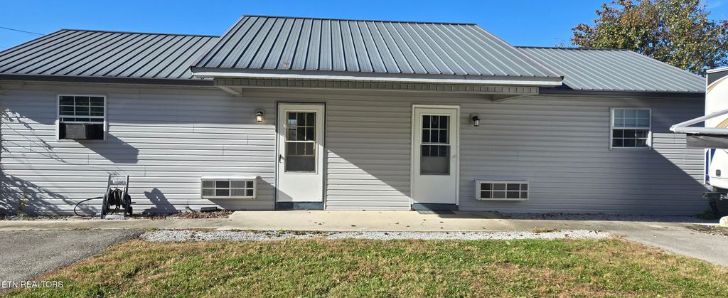 Photo of 178 Fairview Rd, Crossville, TN 38571 (MLS # 1320923)
