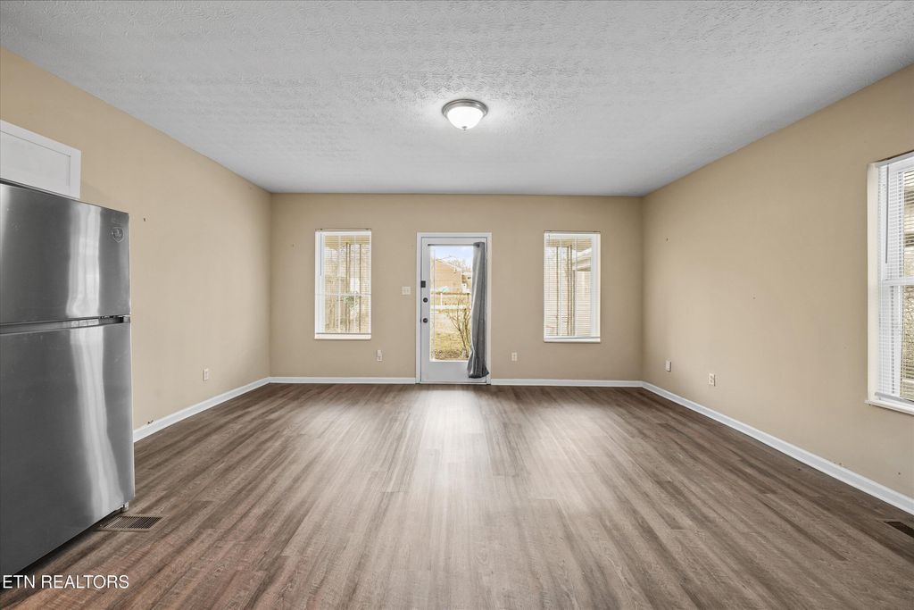 Photo of 2417 Mentor Rd, Louisville, TN 37777 (MLS # 1326570)