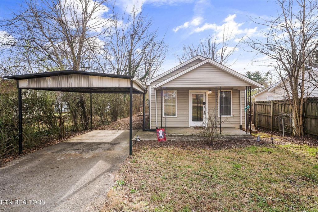 Photo of 2417 Mentor Rd, Louisville, TN 37777 (MLS # 1326570)