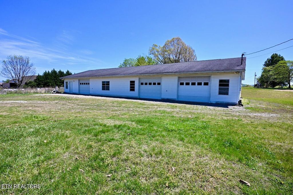 Photo of 2139 Big Springs Rd, Maryville, TN 37801 (MLS # 1337062)