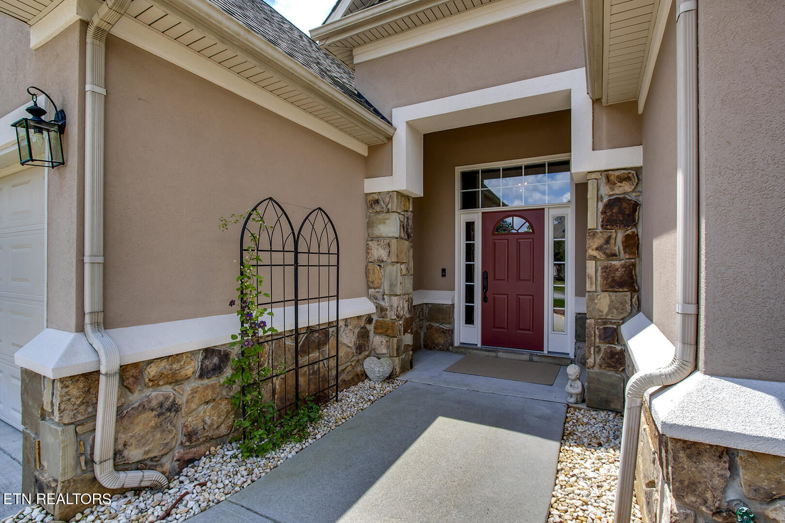227 Kingbird Drive