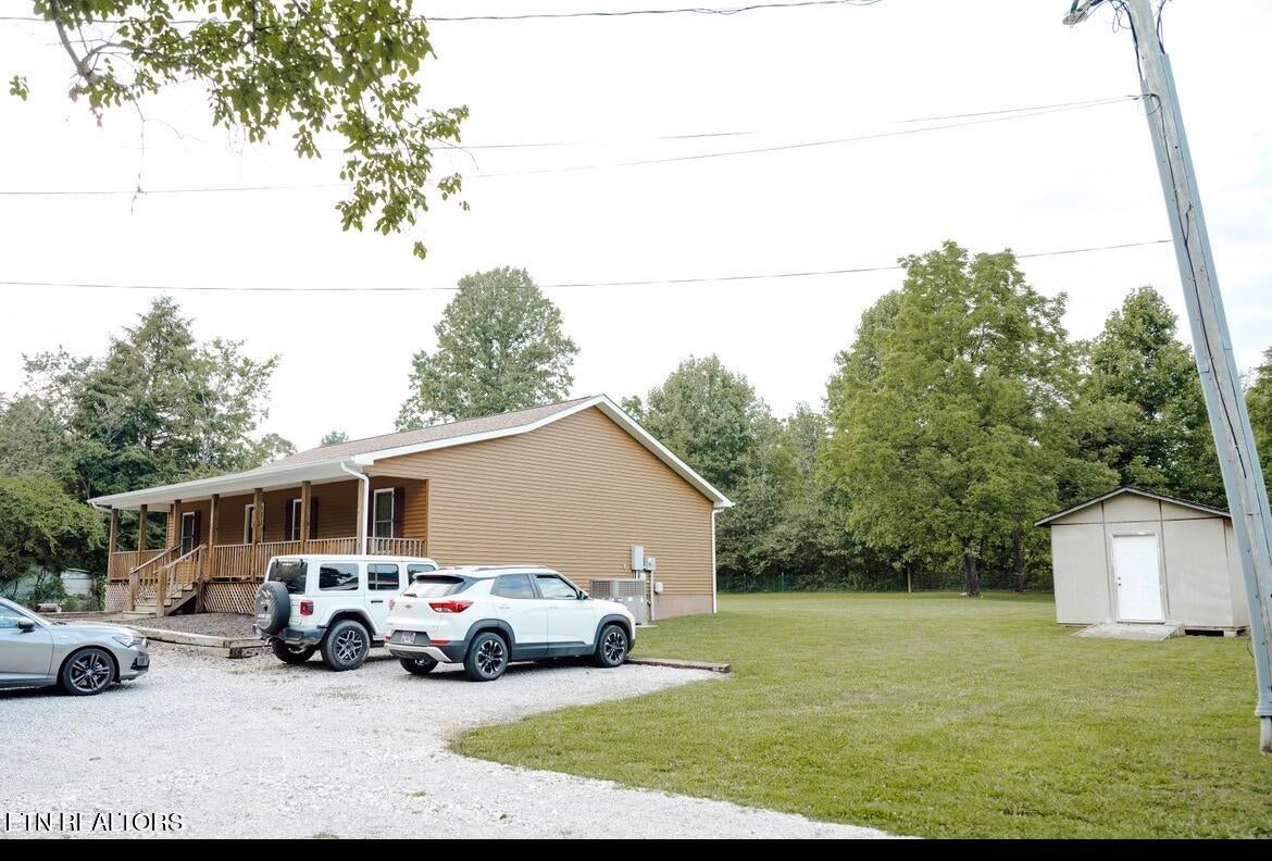 935 Pine Tree Rd