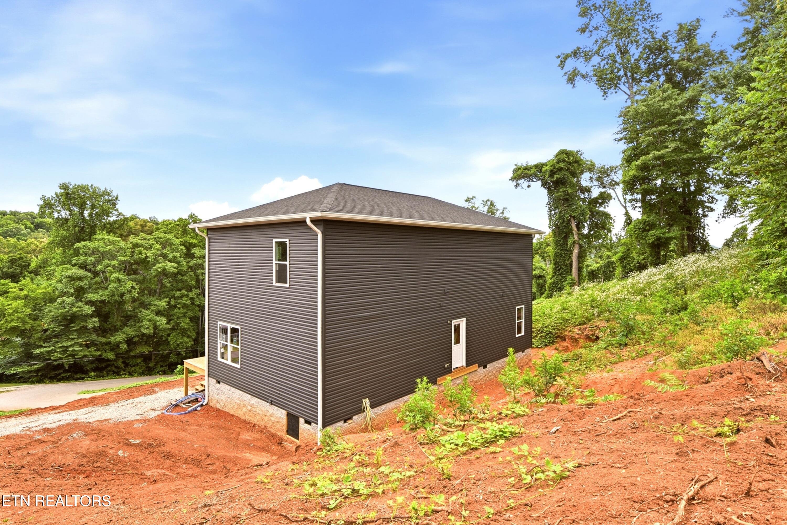 109 Breezeway Lane