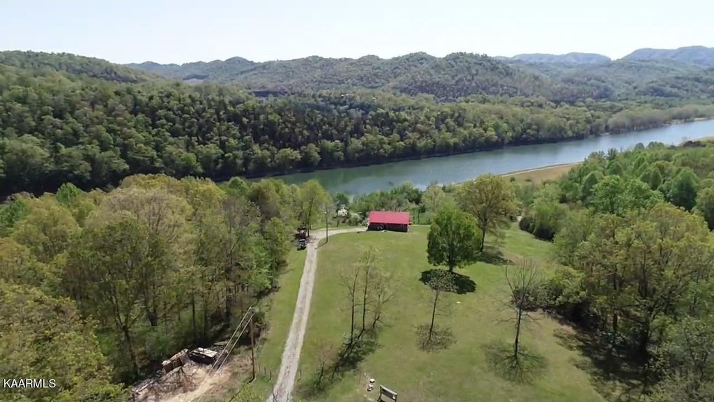 Photo of Holiday Lane, Tazewell, TN 37879 (MLS # 1224806)