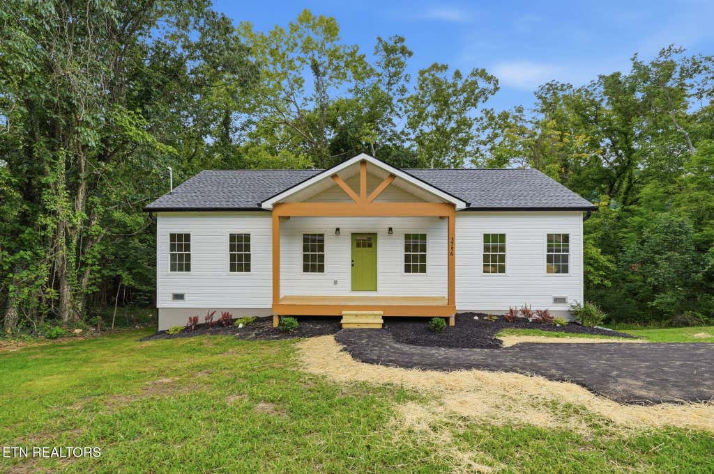 Photo of 3756 Thornton Drive, Kingsport, TN 37664 (MLS # 1348997)