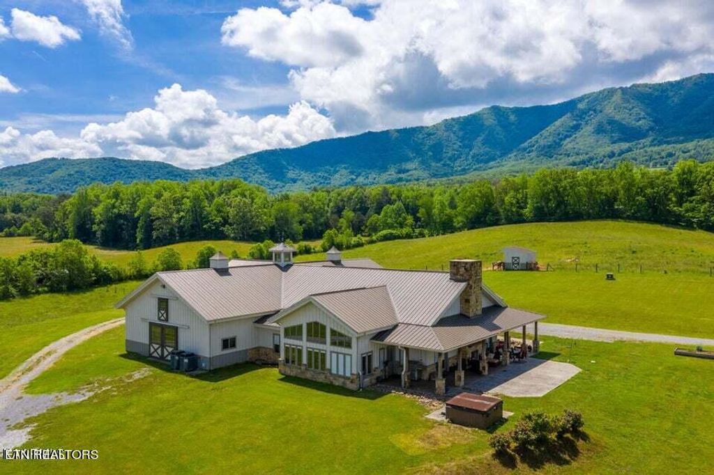 Photo of 725 Dry Valley Rd, Townsend, TN 37882 (MLS # 1263574)