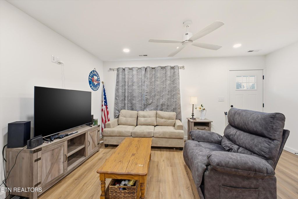 Photo of 117 Love Drive, Harriman, TN 37748 (MLS # 1323550)